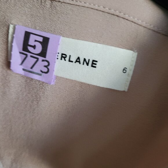 Everlane The Boxy Shirt in Washable Silk - Picture 9 of 16